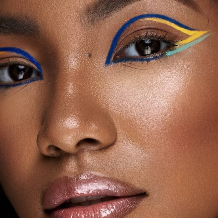 Maquillage eyeliner bleu et jaune prisma